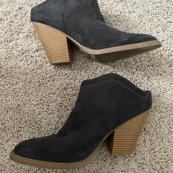 DONATED // DV // booties - Picture 3 of 6